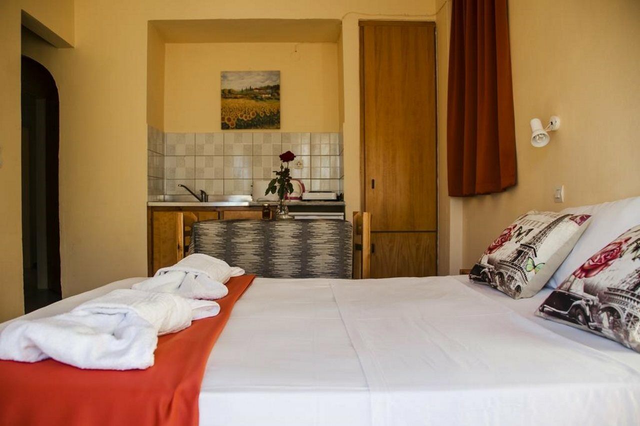 Yiannis The Beekeeper Apartments Kéfalos Exterior foto